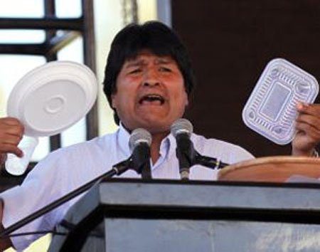 Evo Morales non ha propriamente ricevuto un trattamento di riguardo in occasione del suo ultimo viaggio in Europa
