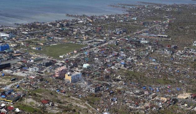 La devastazione provocata dal ciclone Hayan: quanto ci vorrà per la ricostruzione?