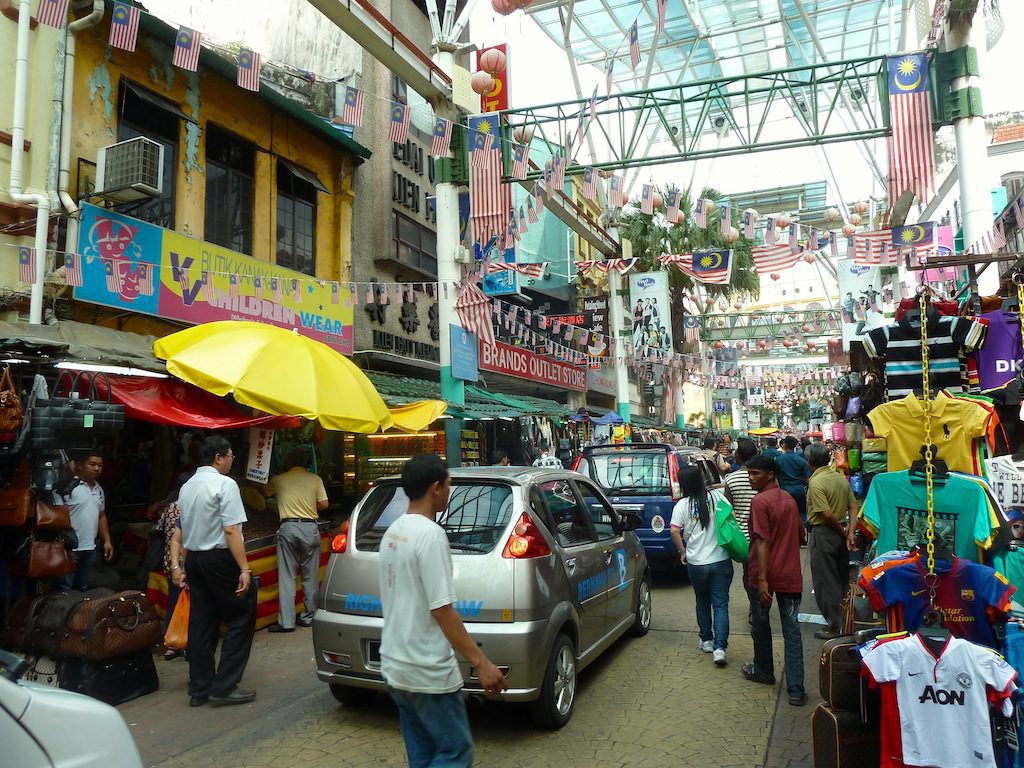 Uno scorcio del caotico centro citta' di Kuala Lumpur