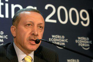 Il premier Erdoğan durante un summit al World Economic Forum