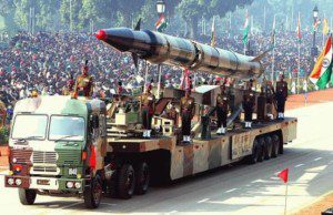 Un missile balistico Agni II in parata
