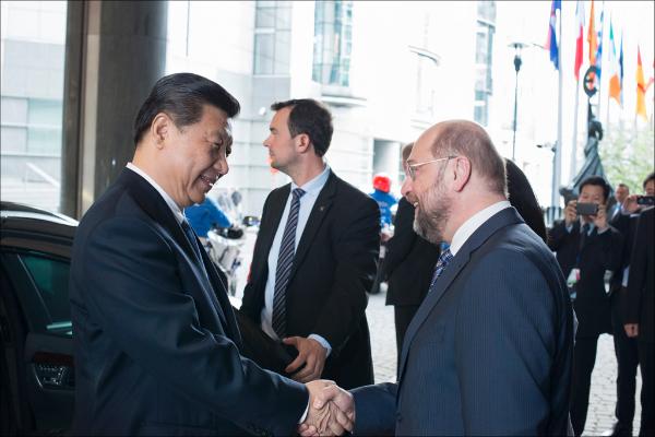 Xi Jinping visita le istituzioni europee