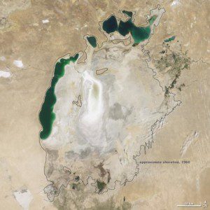 L'attuale stato del lago d'Aral, nel quale confluiscono sia l'Amu Darya che il Syr Darya; Credits: CIA The World Factbook