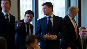 Membri della delegazione russa a Berlino. Al centro, Novak, Ministro dell'energia russo. Credits: REUTERS/ Thomas Peter