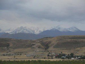 Montagne del Tien Shan viste da Bishkek; fonte: CIA The World Factbook