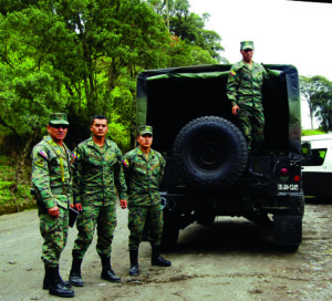 Reparti militari ecuadoriani (foto dell'autore)