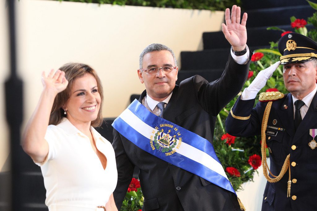El Salvador, Sánchez Cerén mantiene le promesse