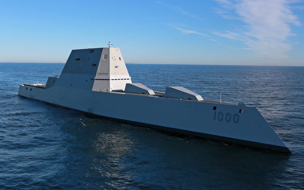 Lo USS Zumwalt (DDG-1000), primo dei nuovi cacciatorpediniere USA