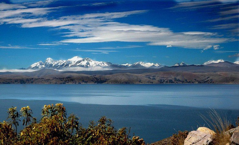America Latina, l’inquinamento del lago Titicaca