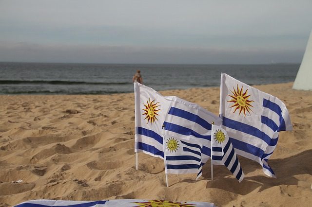 Uruguay, Vàzquez riduce la spesa pubblica. Fine della spinta progressista?