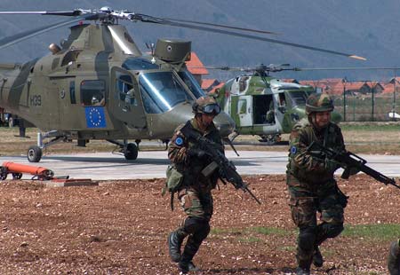 Nasce «PeSCo», nuova cooperazione militare UE per la difesa europea