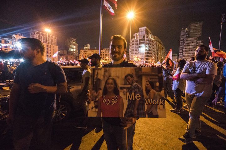La rivoluzione libanese: tra le fiamme e i meme
