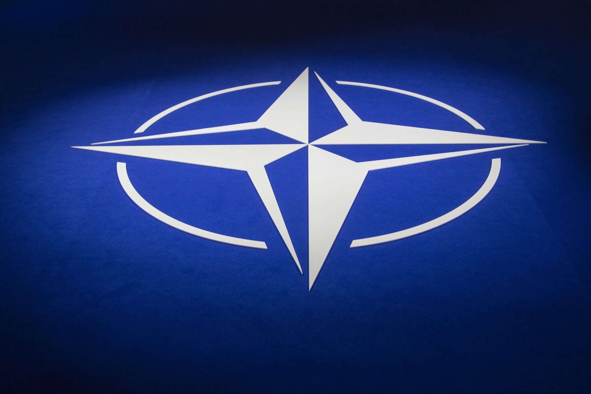 “Zombie NATO”: Trump, Macron e il futuro dell’Alleanza Atlantica