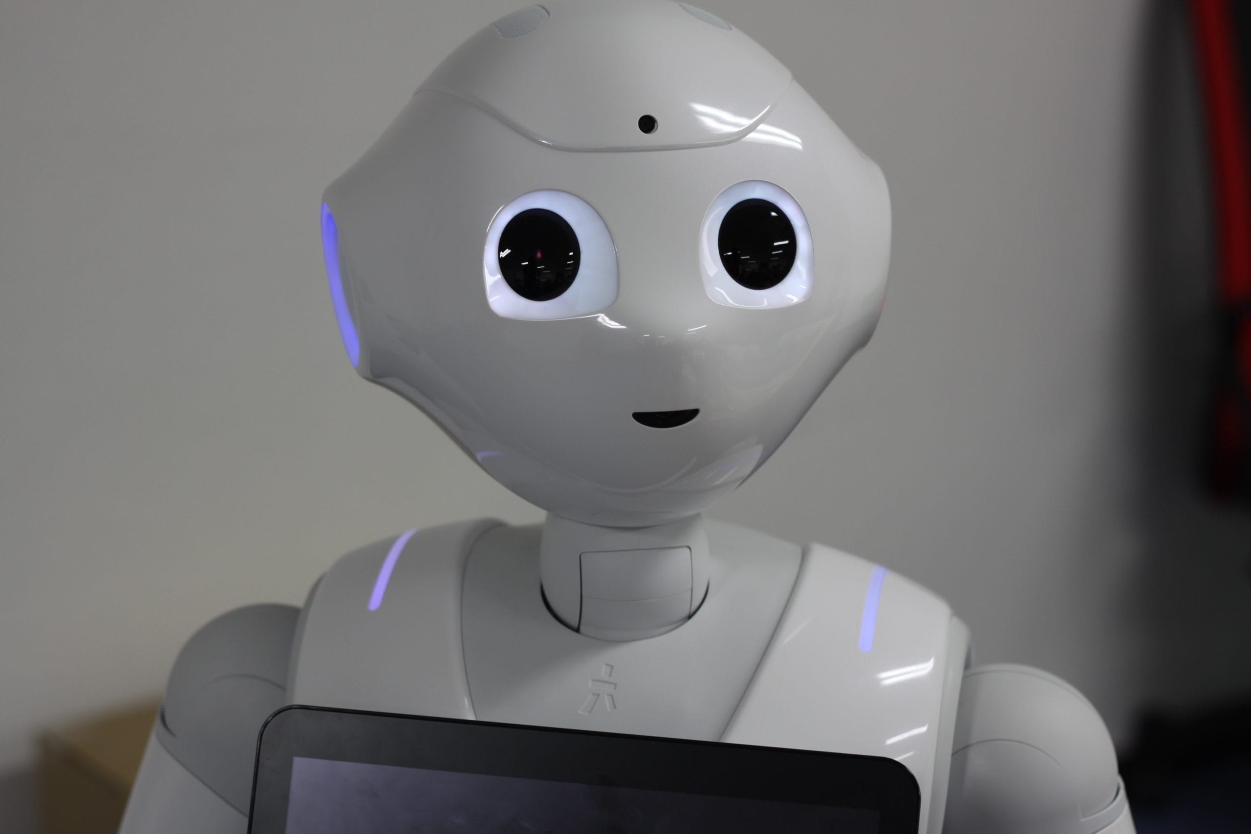 Robotica al tempo del coronavirus, le basi per un futuro tecnologico