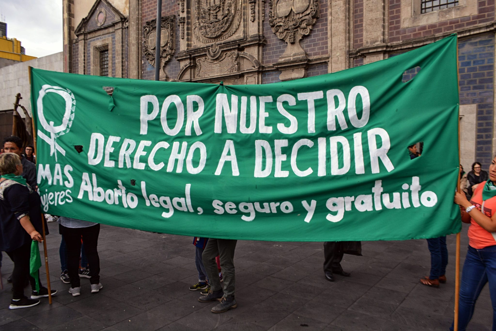 L’aborto legale in Argentina riapre il dibattito sull’interruzione di gravidanza