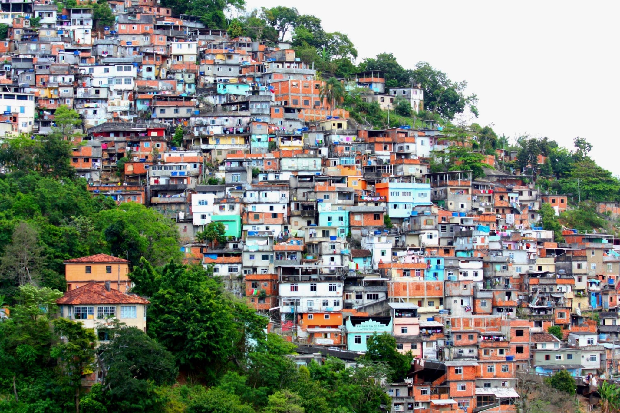 Favelas carioca piegate dalla pandemia