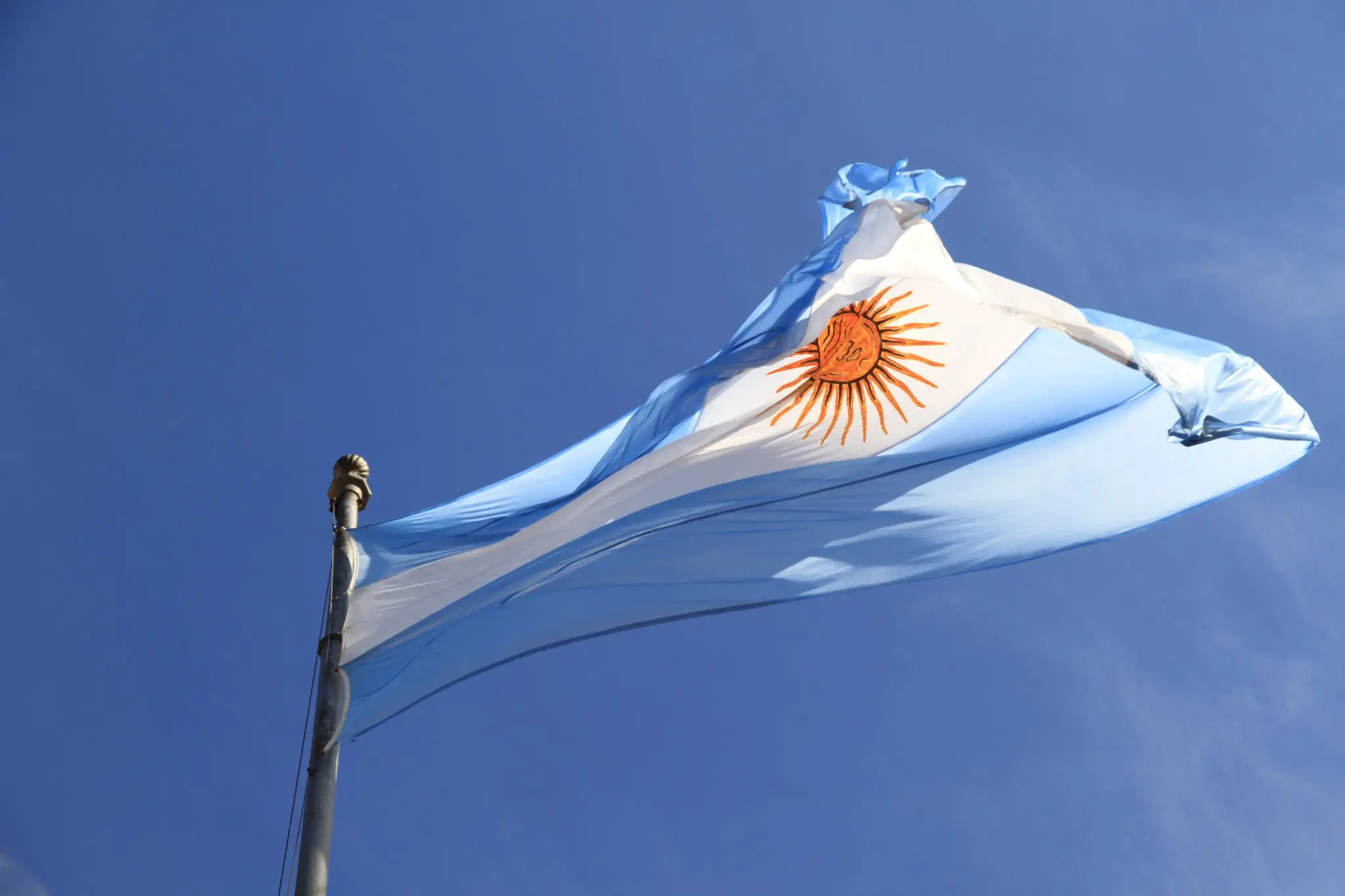 Euforia e disillusione: l’Argentina vince i Mondiali, ma il Paese è in crisi economica e politica
