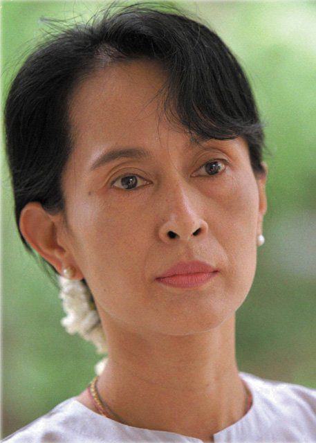 Legge ‘ad personam’, San Suu Kyi fuori