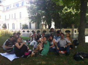 I partecipanti della prima edizione, nel 2012, durante un momento di relax.