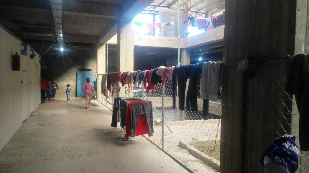 Molti sfollati hanno trovato rifugio in centri commerciali o edifici in costruzione - Foto: autore