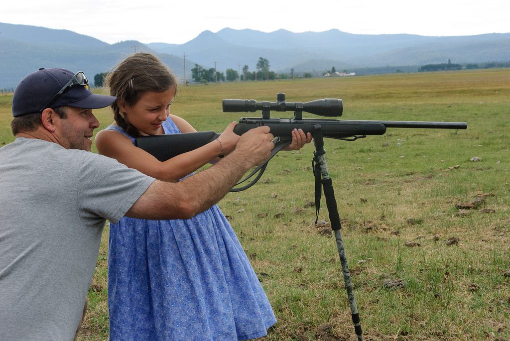 14584161801_b60f6dda73_b_usa-gun
