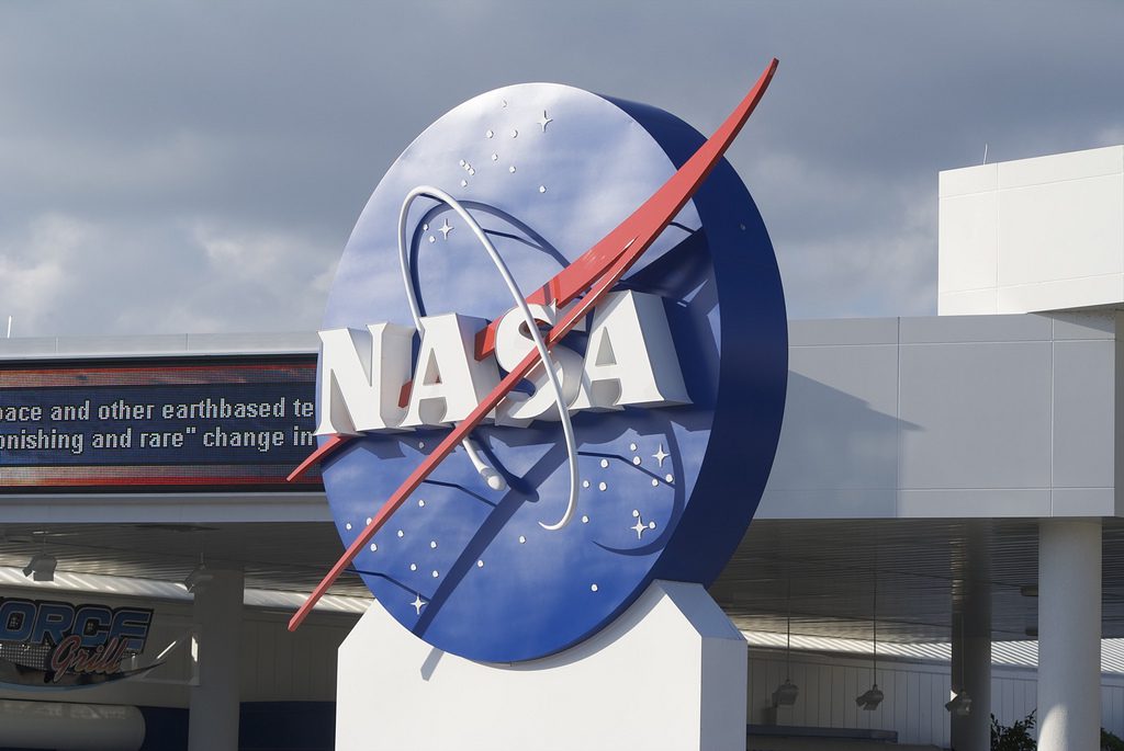 2219990792_859ea0e1b6_b_nasa