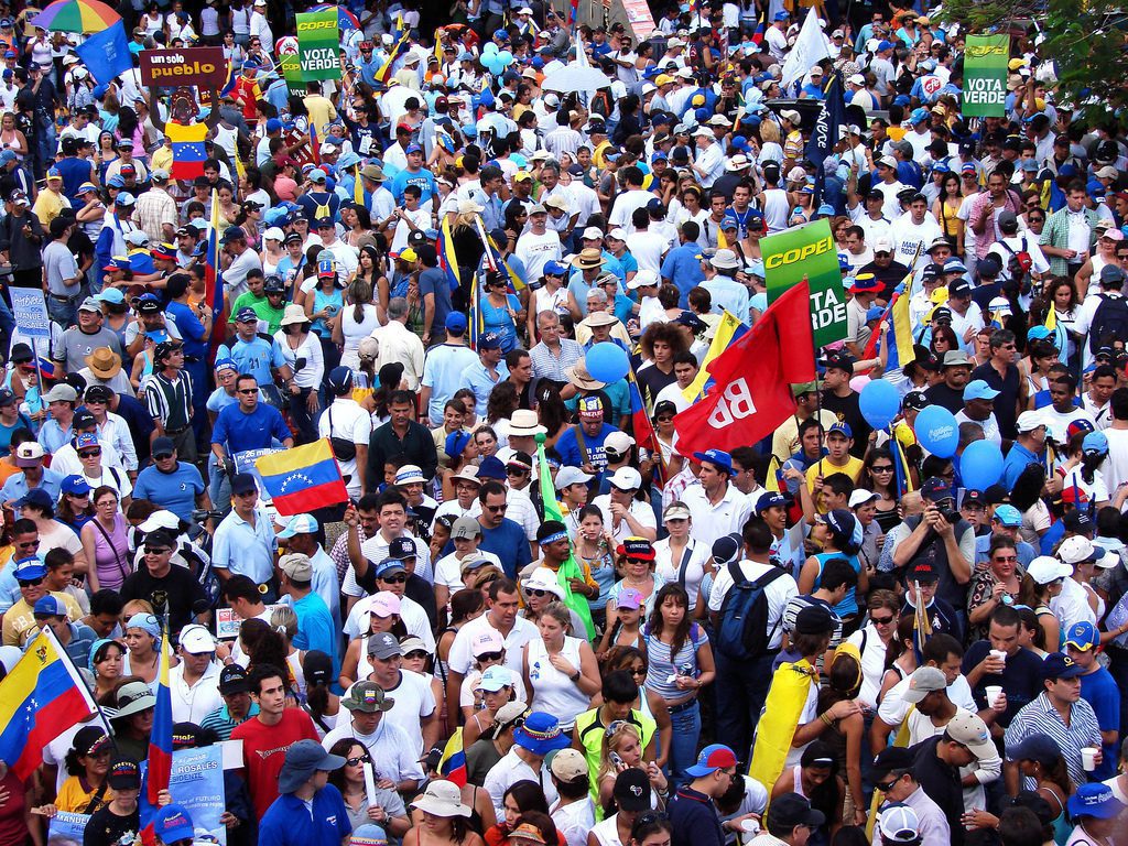 305892295_e40d2ce5b4_b_Venezuela-flag